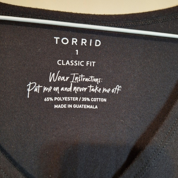 Torrid size 1 Girlfriend Signature Jersey V-Neck Tee black shortsleeve - Picture 5 of 8
